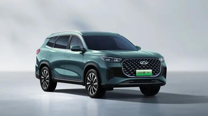 Chery Tiggo 8 Super Hybrid SUV in green